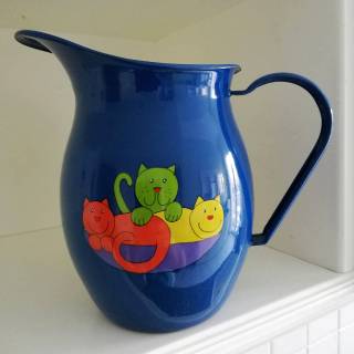 ''Cats'' blue jug