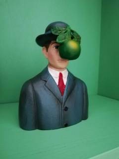 Magritte statuette