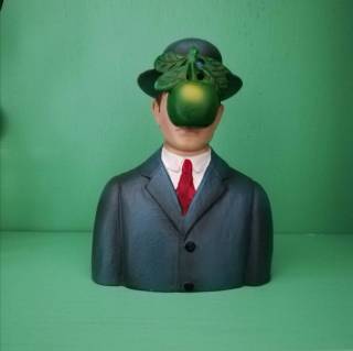 Magritte statuette